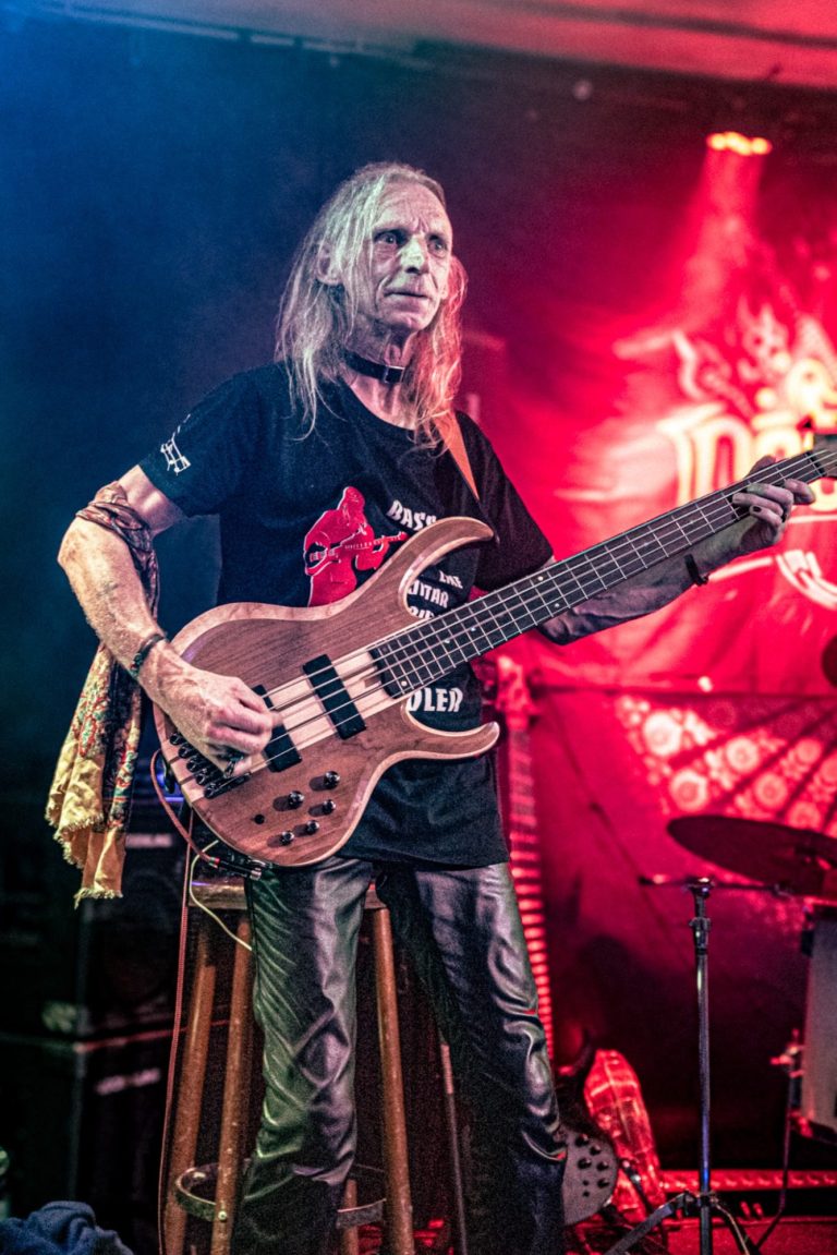 Ludger Abrat - Bass